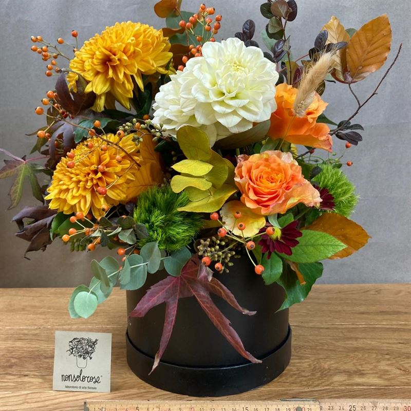 Autumn box - composizione di fiori freschi